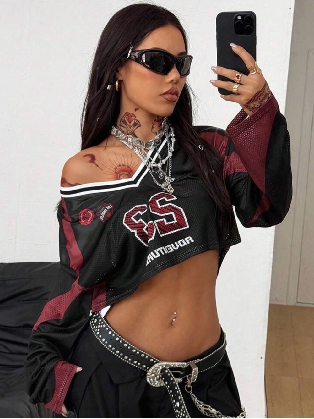 SHEIN Cropped Off-Shoulder Sports Jersey - Black & Burgundy